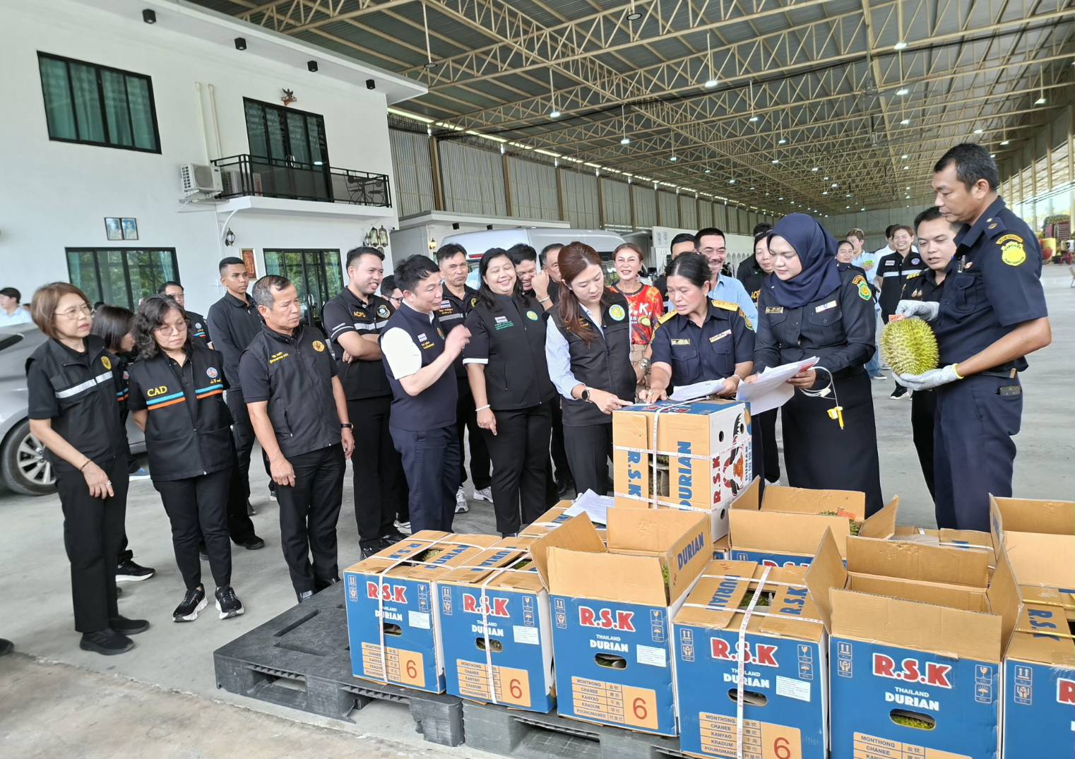 title - ส.ป.ก. ร่วมติดตามรัฐมนตรีช่วยว่าการกระทรวงเกษตรและสหกรณ์ (นางสาวปิยะรัฐชย์ ติยะไพรัช) ลงพื้นที่ตรวจราชการในพื้นที่จังหวัดจันทบุรี